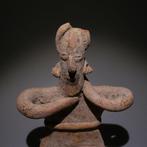 Colima, Westkust Mexico Terracotta Zittend figuur. 11,5 cm