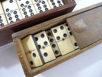 Jeu de société - 4 jeux de Domino en os et ébène avec boite
