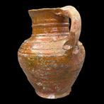 Middeleeuws rood aardewerk Zeldzame schenkkan met, Antiek en Kunst