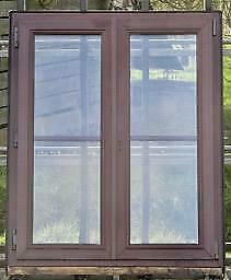 pvc raam , chassis 108 x 133 / 113 x 135 mahonie  2 stuks, Doe-het-zelf en Bouw, Raamkozijnen en Schuifdeuren, Inclusief glas