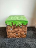 Collectie van memorabilia - De Minecraft Cube ondertekend