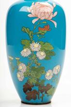 Vaas - Emaille, Zilver, Een cloisonné vaas met een turquoise, Antiek en Kunst