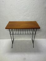 Tafel - Hout, Metaal - Vintage bijzettafel met houten blad