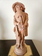 Statue, Piccolo en Piccola - 56 cm - Terre cuite, Antiek en Kunst, Antiek | Keramiek en Aardewerk