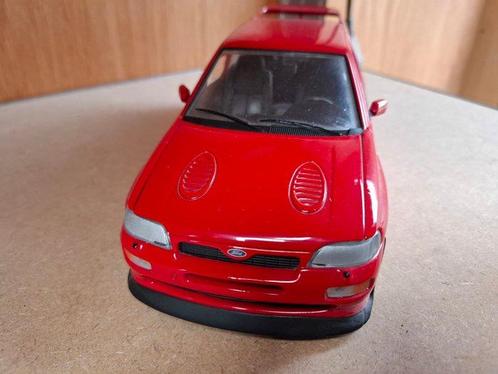 UT 1:18 - Voiture miniature - Ford Escort RS Cosworth, Hobby en Vrije tijd, Modelauto's | 1:5 tot 1:12