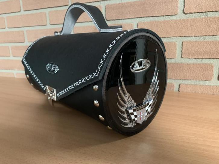 Handtas black mustang handbag, Autos : Pièces & Accessoires, Autres pièces automobiles, Enlèvement ou Envoi