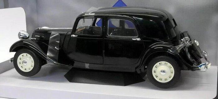 Solido 1:18 - Modelauto - Citroën Traction Avant, Hobby & Loisirs créatifs, Voitures miniatures | 1:5 à 1:12