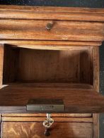 anders - Speelgoed sierlijk antiek houten ladekastje voor