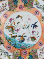 Assiette - Porcelaine - Assiette en famille rose