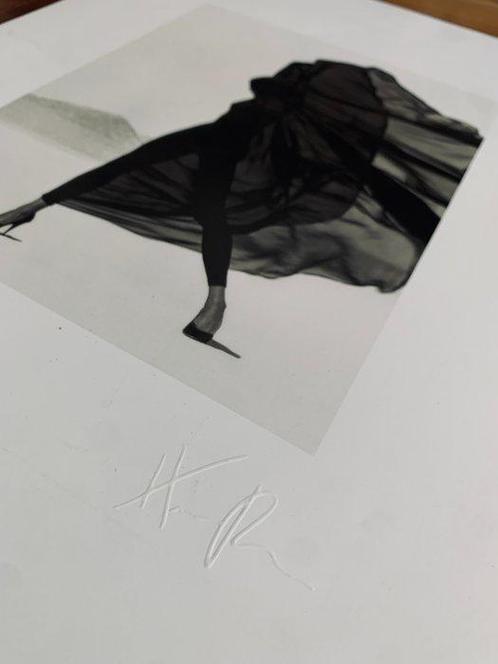 Herb Ritts - Versace, Veiled Dress, El Mirage, 1990, Antiek en Kunst, Kunst | Schilderijen | Modern