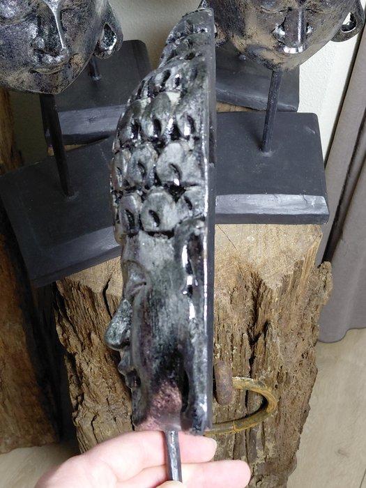 Beeld, 5 Grote zilverkleurige houten Boeddha hoofden - op, Antiek en Kunst, Kunst | Designobjecten