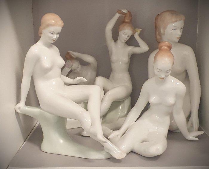 Budapest Aquincum - sculptuur, Konvolut von 5 Frauenakten,, Antiek en Kunst, Curiosa en Brocante