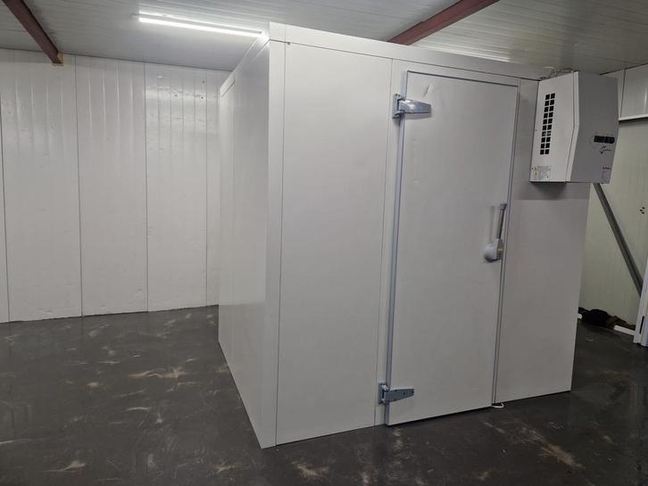 Koelcel 226 x 166 x 218 cm stekker klaar, Zakelijke goederen, Horeca | Keukenapparatuur, Gebruikt, Koelen en Vriezen
