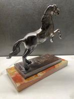 Sculpture, Cavallo rampante - 2,6 kg - 22.5 cm - marmore, Antiquités & Art