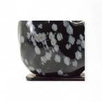 Sneeuwvlokobsidiaan specimen op op maat gemaakte standaard –