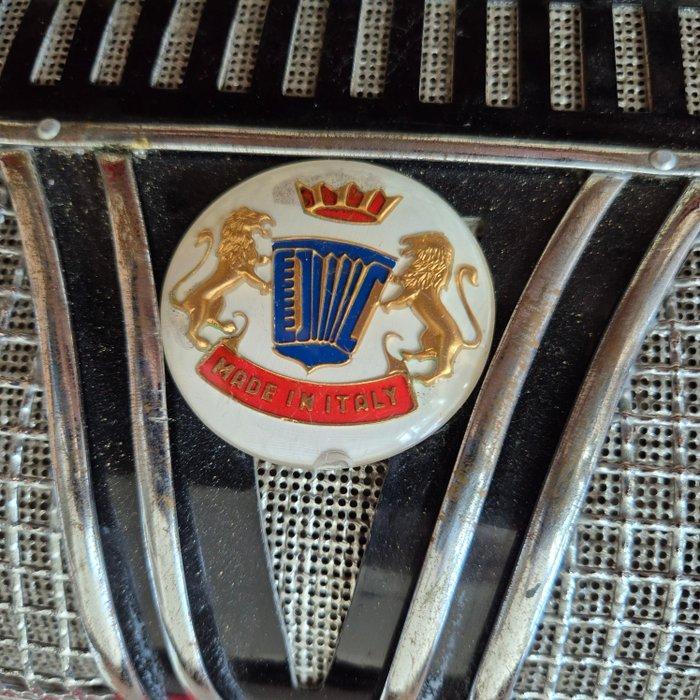 Lucchini - Stradella - - Knopaccordeon - Italië - 1950, Verzamelen, Pennenverzamelingen