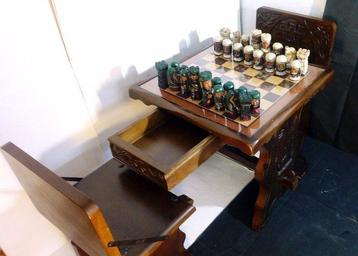 Table déchecs - Antiquité - Chêne - Ensemble Médiéval, Antiquités & Art