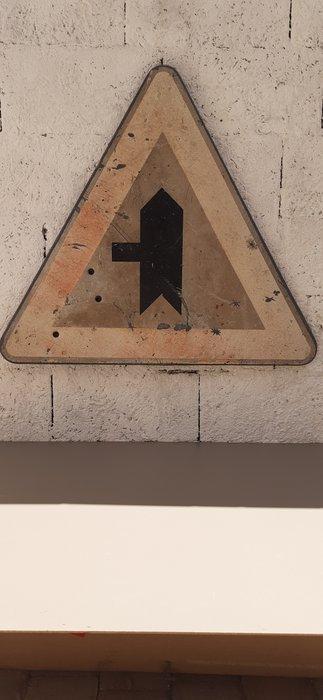 Verkeersbord - Staal, Antiek en Kunst, Antiek | Wandborden en Tegels