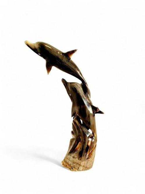 sculptuur, Dansenden dolfijnen sculptuur van hoorn -, Antiek en Kunst, Curiosa en Brocante