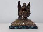Beeld, Zttende engel - 19e eeuw - 23 cm - Brons, Hout, Antiek en Kunst