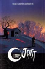 Outcast Volume 1: A Darkness Surrounds Him - Als nieuw, Verzenden