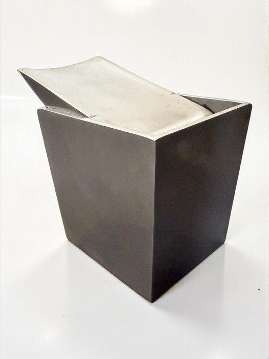 Philippe Starck - Asbak - Ray Hoillis - Aluminium, Antiek en Kunst, Antiek | Meubels | Stoelen en Sofa's