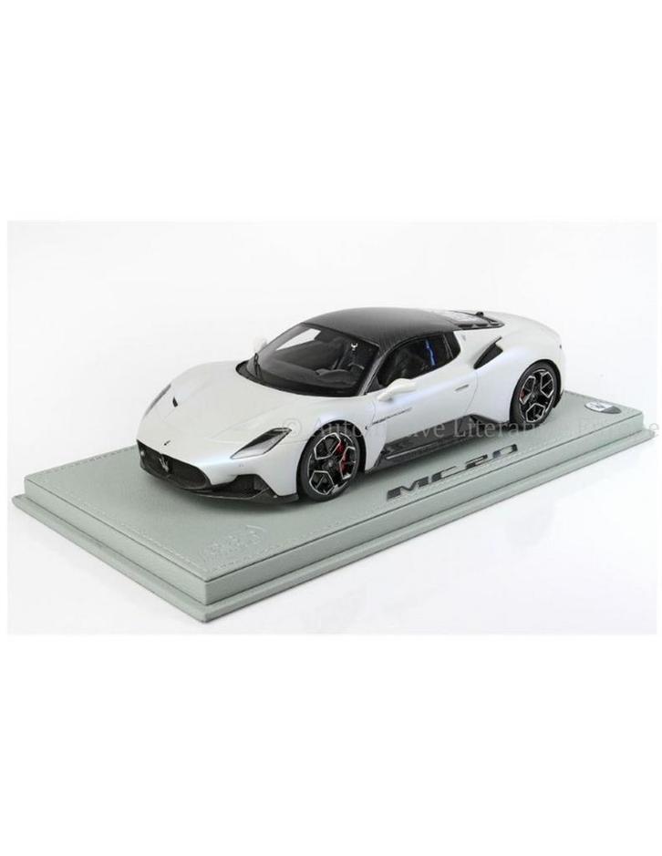 2020 MASERATI MC20 BIANCO AUDACE/CARBON ROOF BBR MODELAUTO, Hobby en Vrije tijd, Modelauto's | 1:18