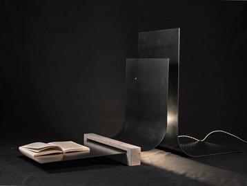 DARK atelier - Lamp - BOTSNING 2.1 - IJzer, Travertijn