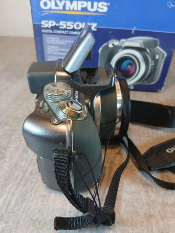 Olympus SP-550UZ. appareil photo numérique hybride