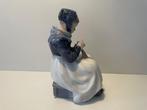 Royal Copenhagen - Figuur - Knitting girl - Porselein, Antiquités & Art