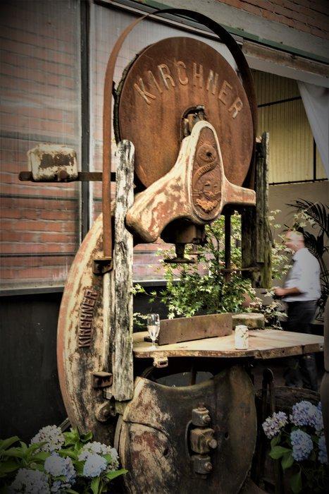 Kirchner - Sculptuuur voor buiten, Segatrice a nastro, Antiek en Kunst, Antiek | Wandborden en Tegels