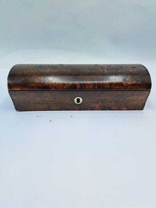 Kist - Tafelkistje - Knoesthout - Opbergdoos, Antiek en Kunst, Antiek | Overige Antiek