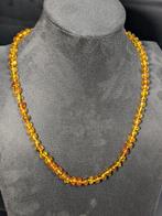 Beau collier avec ambre de la Baltique naturel miel, de
