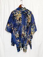 Prachtige blauwe haori, een korte jas voor kimono, uit een