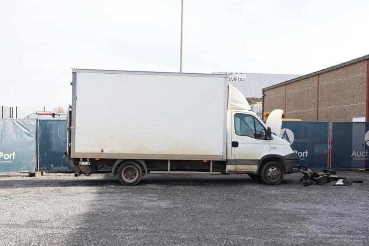 Veiling: Bestelwagen Iveco 35C15 Diesel, Auto's, Bestelwagens en Lichte vracht, Ophalen