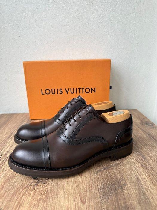 Louis Vuitton - Sneakers - Maat: Schoenen / EU 41,5, - Catawiki