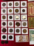 Wereld. Lotto 223 monete, 9 divisionali e 10 banconote, Postzegels en Munten