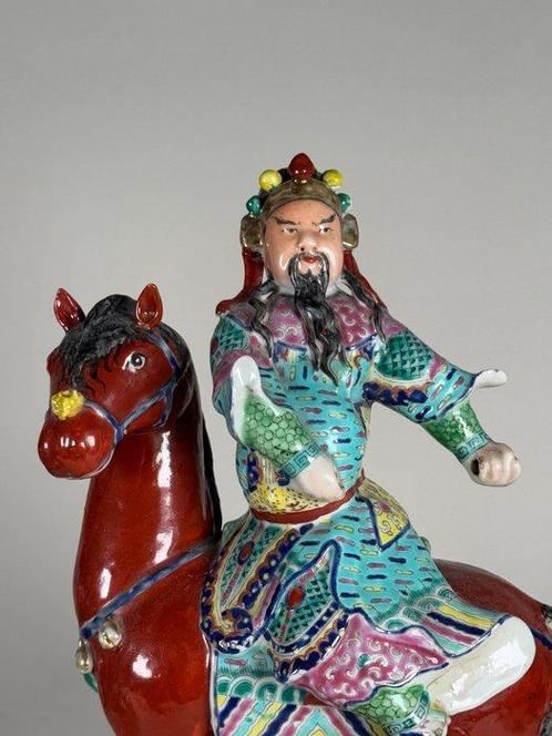 Figuur - GUAN GONG - Porselein - China, Antiek en Kunst, Antiek | Overige Antiek