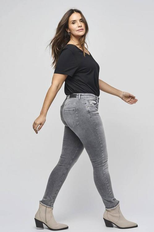 Jeans WILLY ONLY C grey wash54Maat 46/48 (XL) of groter, Vêtements | Femmes, Jeans, Envoi