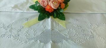 Superbe drap et taies doreiller du coffre des