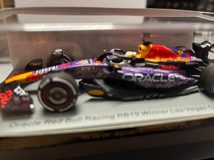 Spark 1:43 - Model raceauto - red bull racing - max, Hobby en Vrije tijd, Modelauto's | 1:5 tot 1:12