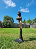 Sculpture dart de dame en bronze XL - Bronze