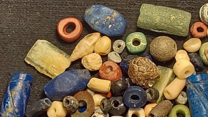 Égyptien ancien vers le romain Verre plus de 100 perles, Bijoux, Sacs & Beauté, Bijoux anciens