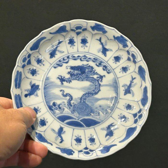 Bord - Porselein - Karper met draken poort, Antiek en Kunst, Antiek | Overige Antiek