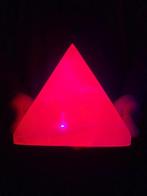 Roze mangano-calciet - UV-reaktief Piramide - Hoogte: 15.3