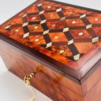 Boîte à bijoux - Bois (Thuya), Bois,, Nacre, Marqueterie,
