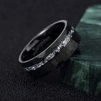 Anneau en tungstène. Incrustations de météorite. Lénergie