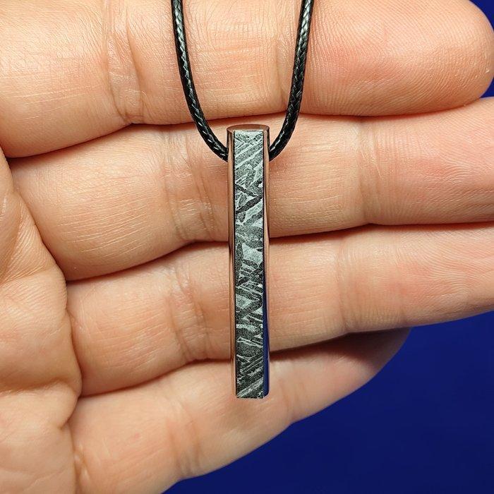 ALETAI METEORIET (China, 1898) Hanger met ijzeren meteoriet., Verzamelen, Mineralen en Fossielen