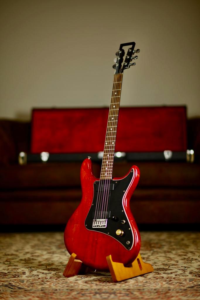 Travis Bean TB-500 284 1975/1976 | Red, Musique & Instruments, Instruments à corde | Guitares | Électriques, Envoi