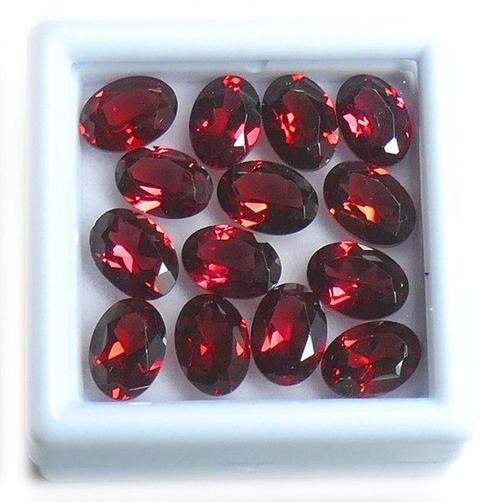 14 pcs  Grenat rouge - pas de prix de réserve - 12.49 ct, Handtassen en Accessoires, Edelstenen